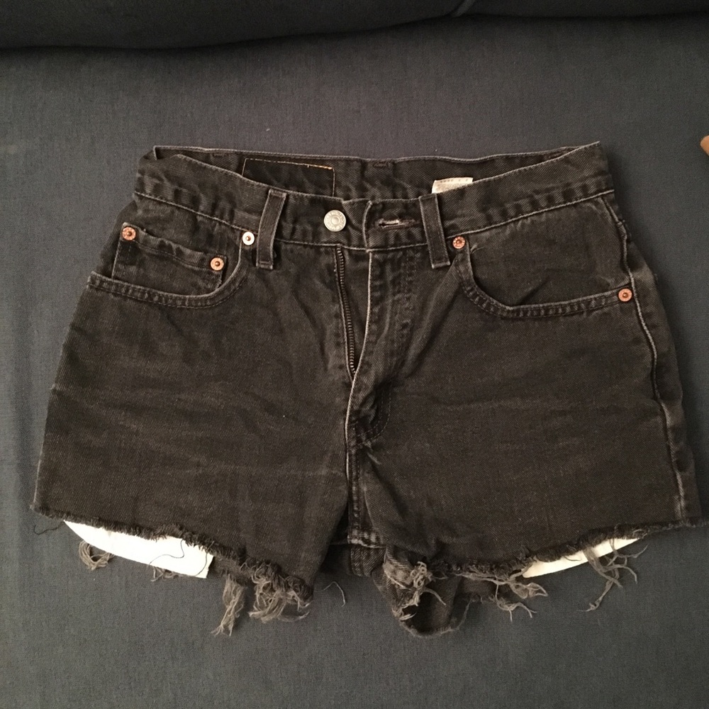 Levi’s High-Waisted Black Cutoff Jean Shorts.